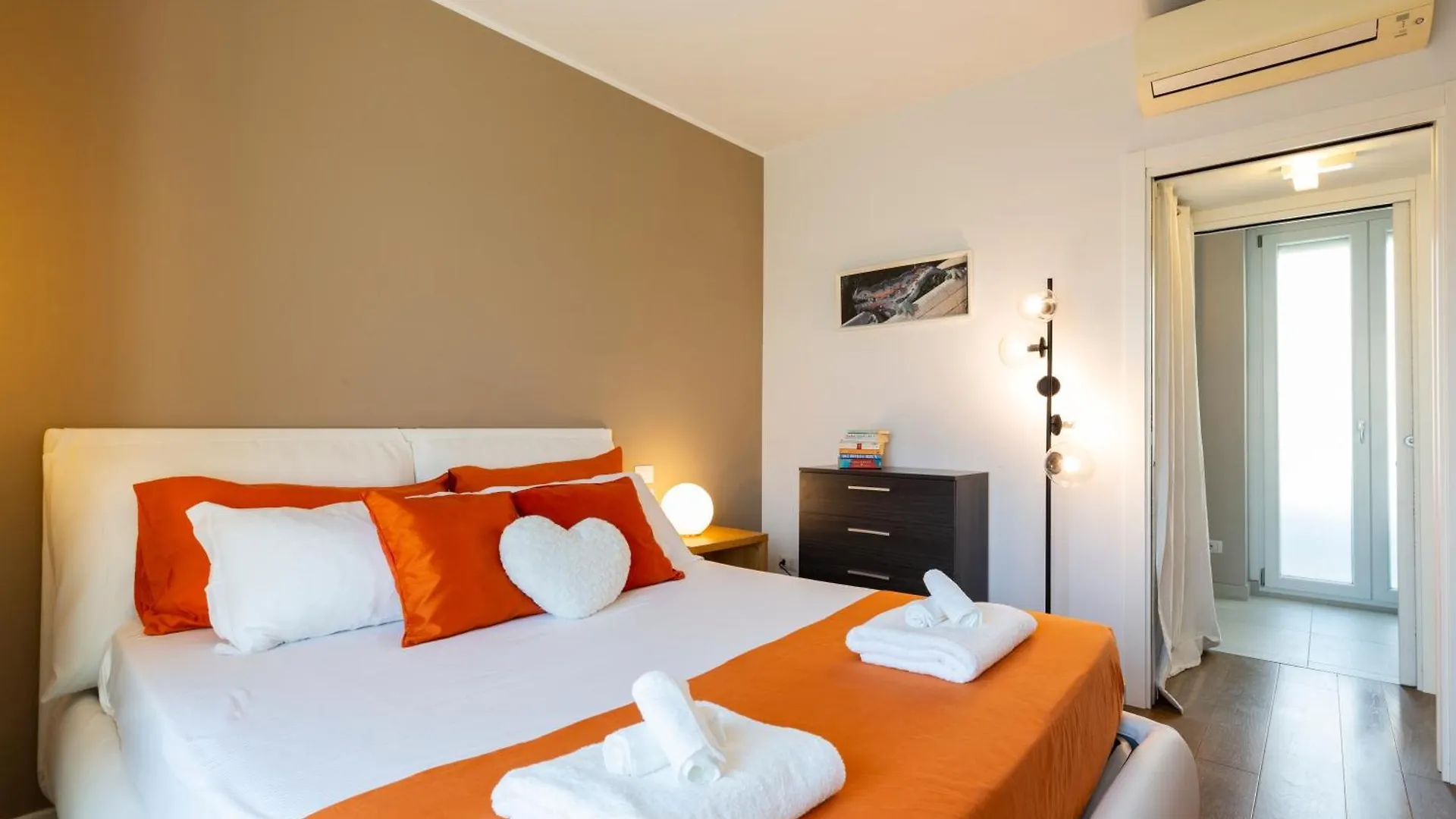 Edolo Terrace Apartment Milan 0*,