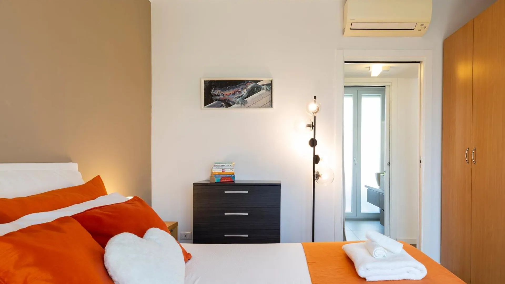 Edolo Terrace Apartment Milan 0*,